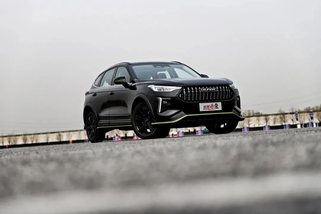 年轻人的第一台性能suv,7.7秒破百,来自哈弗赤兔