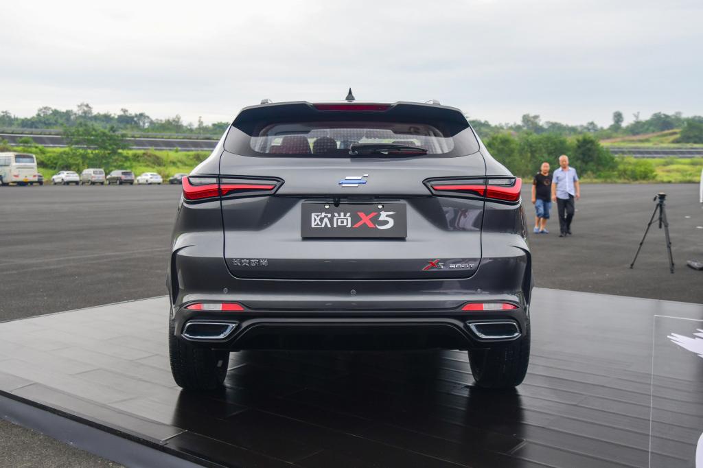 售价699万元起长安欧尚x5上市哪款更值得买