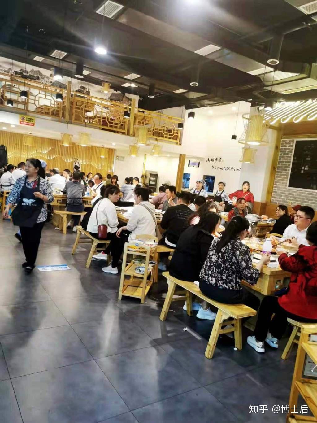 祝贺山城步道老火锅荣获四川省达州市舌尖上的美食十佳餐饮名