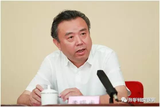 五粮液集团公司党委书记,董事长李曙光发言艾丰,刘顺达,汪纪戎,张立新