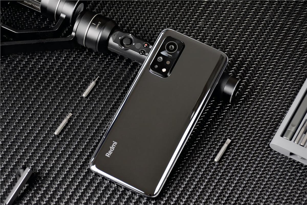 女生,平时不经常玩游戏,红米k30至尊,红米k30s至尊,vivo s7选哪个啊 ?