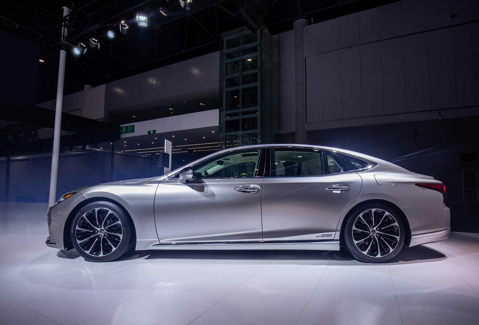 新雷克萨斯lsl驭世从容随心而行