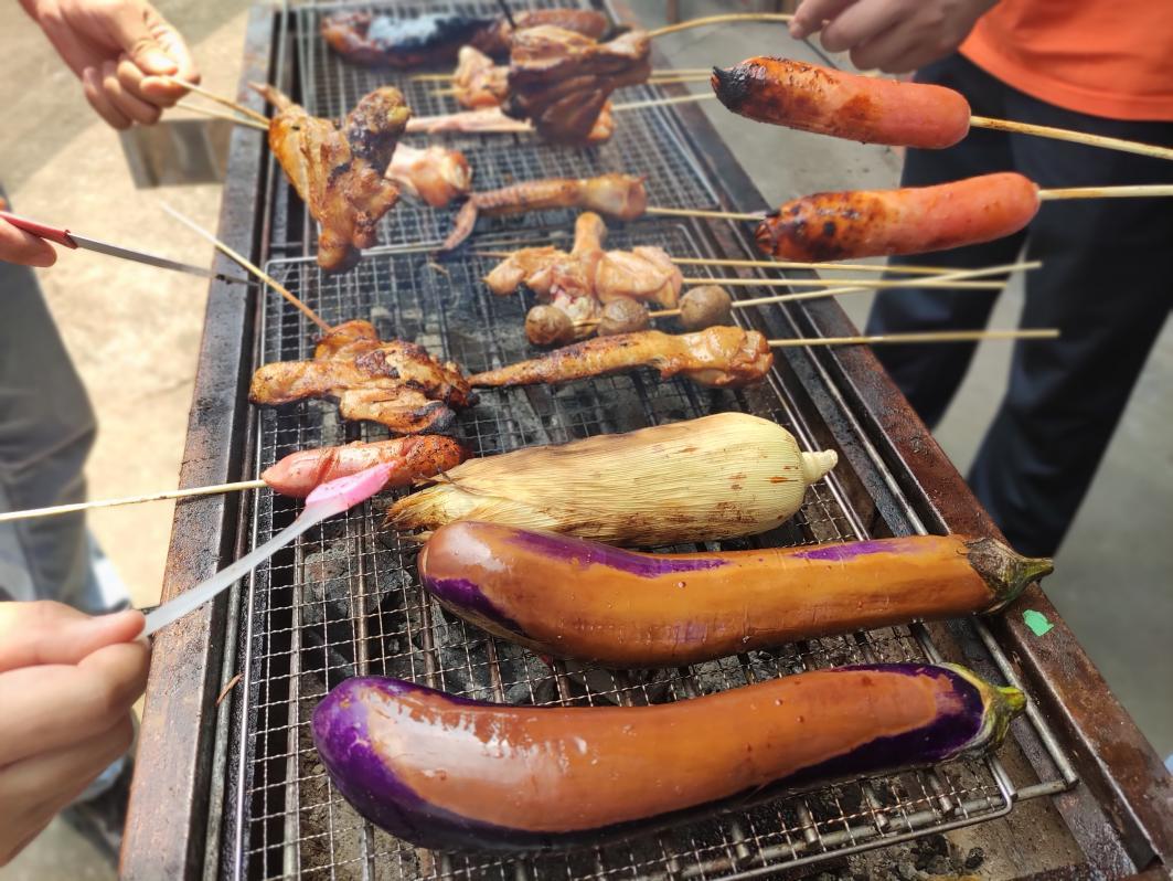 近的烧烤那儿好?来万荔生态园农家乐