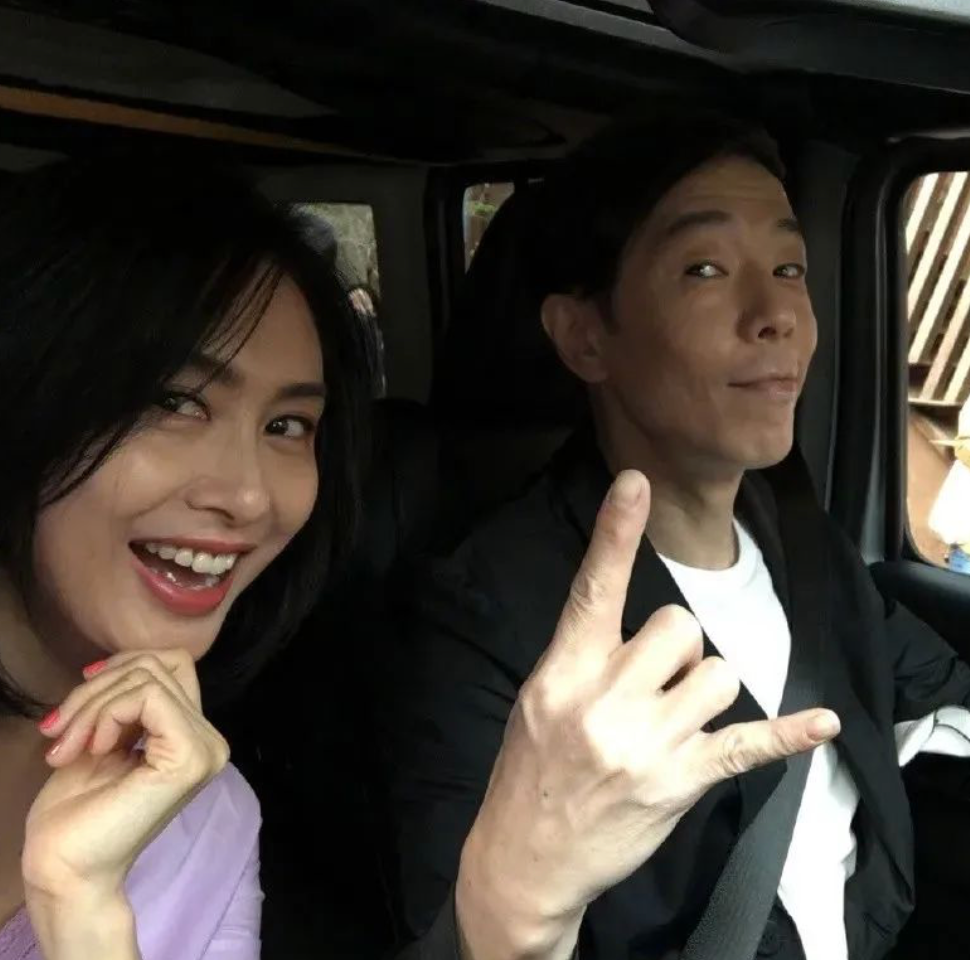 黄贯中到底有多爱朱茵