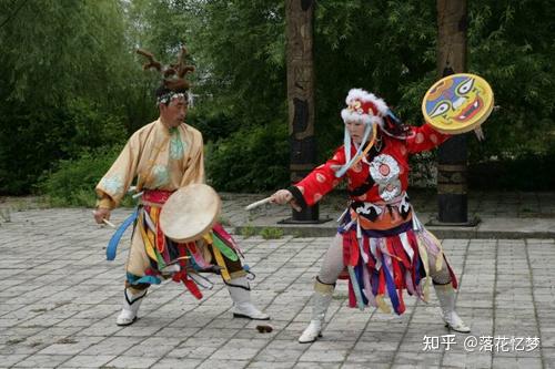 8.土族"打月亮"