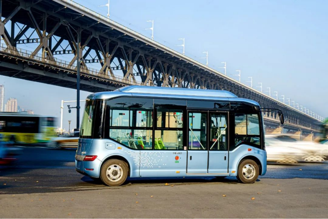 如何看待宇通微循环e6s小巴车助力打通出行最后一公里