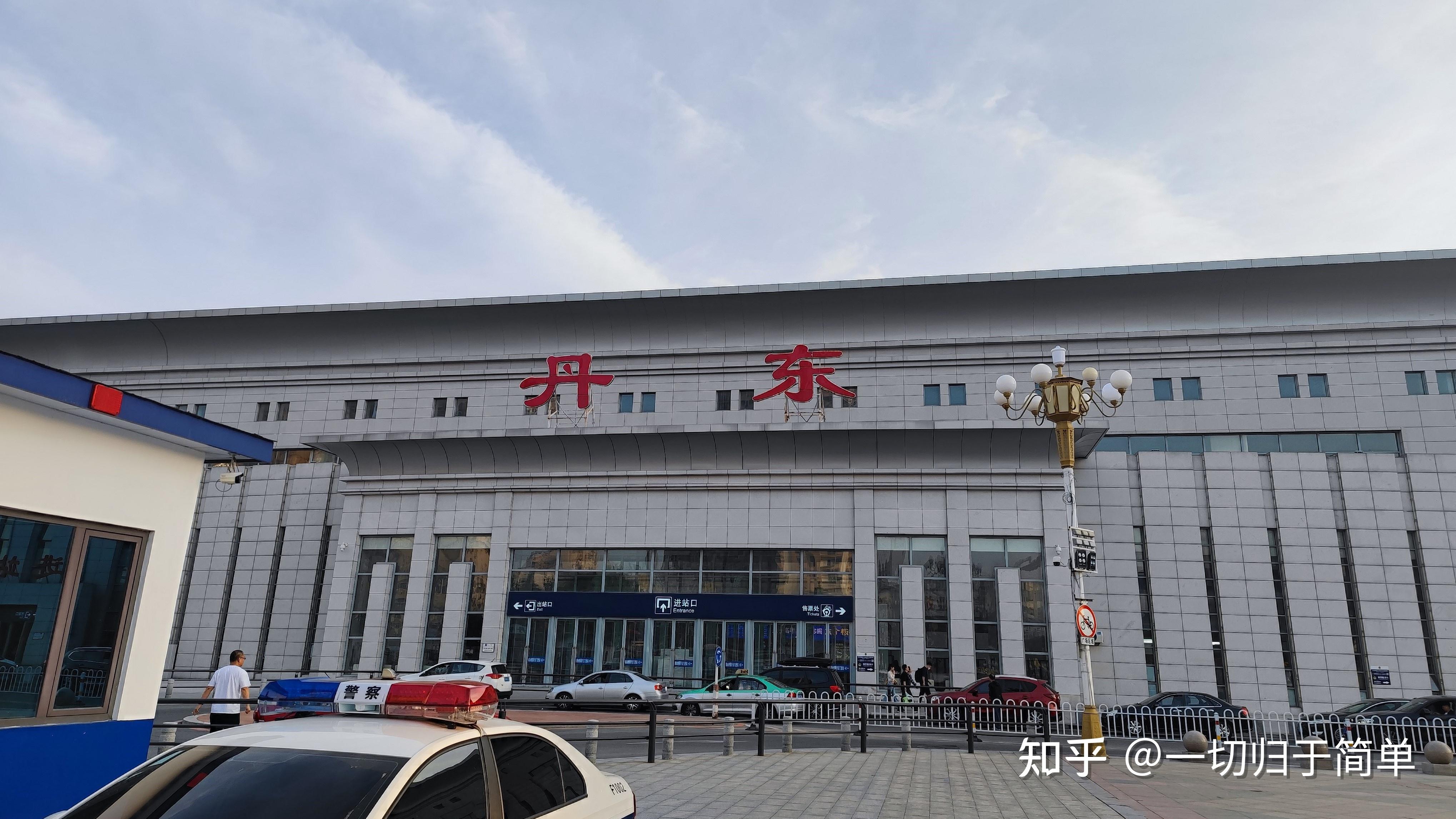 丹东火车站毛主席雕像，原创拍摄|丹东|毛主席|雕像_新浪新闻