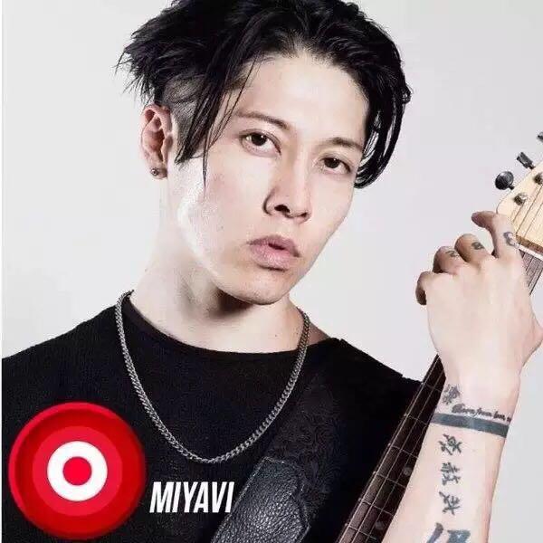 简谈视觉系出身的日本艺人miyavi 知乎