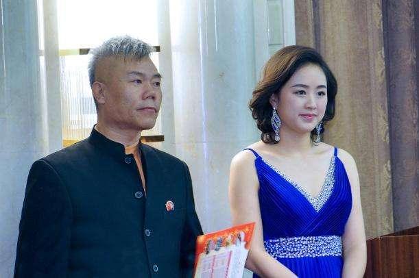 终于知道司马南和巫启贤, 为什么长得如此相像了!