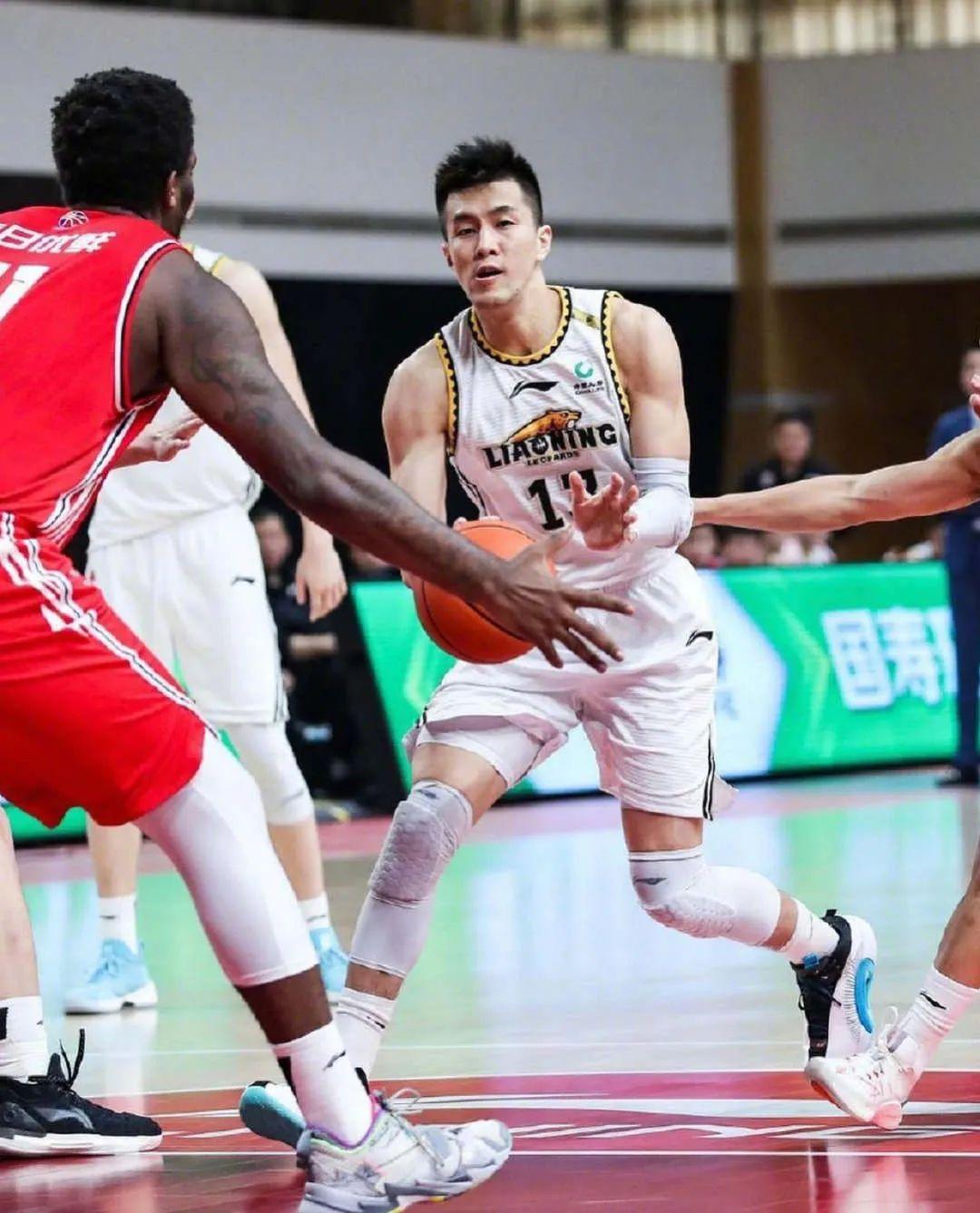 郭艾伦aj35低帮曝光郭艾伦也太有排面了吧