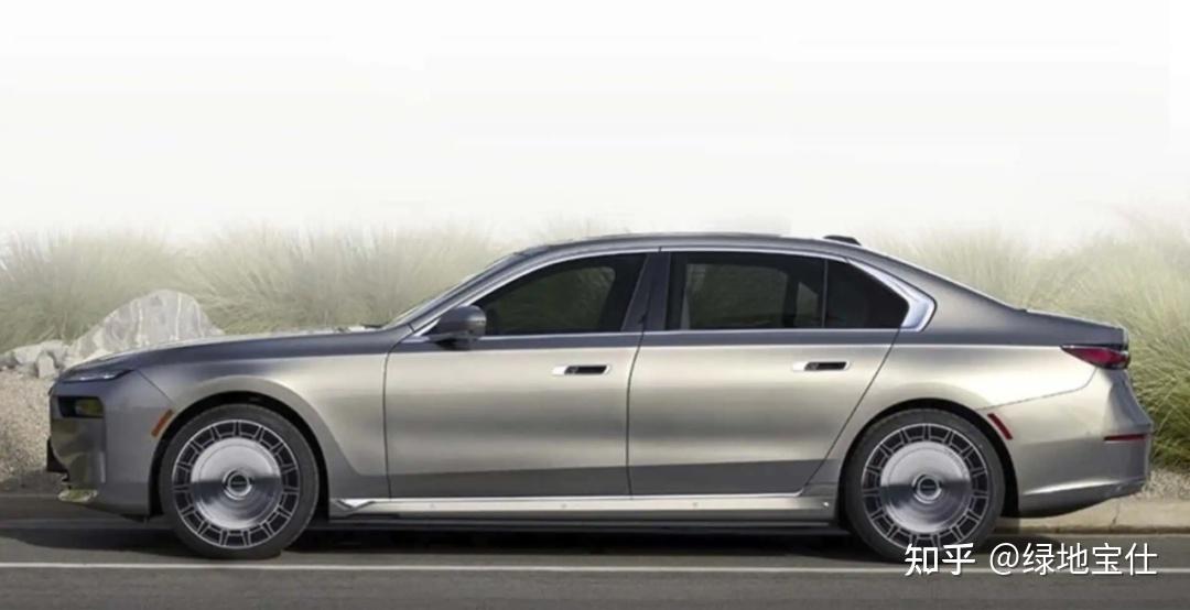 宝马7系换上大饼轮毂效果是这样的