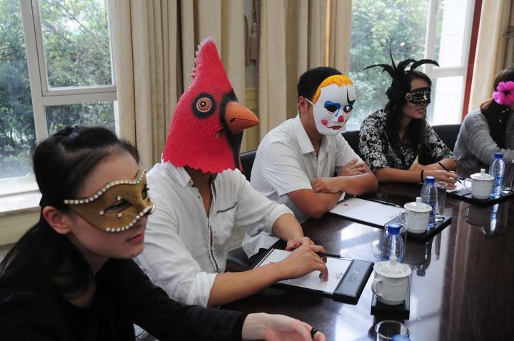 职场中遇到同事在领导面前造谣、嚼舌根、中伤