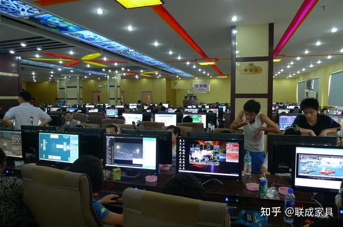 网吧跟网咖和电竞馆有啥区别