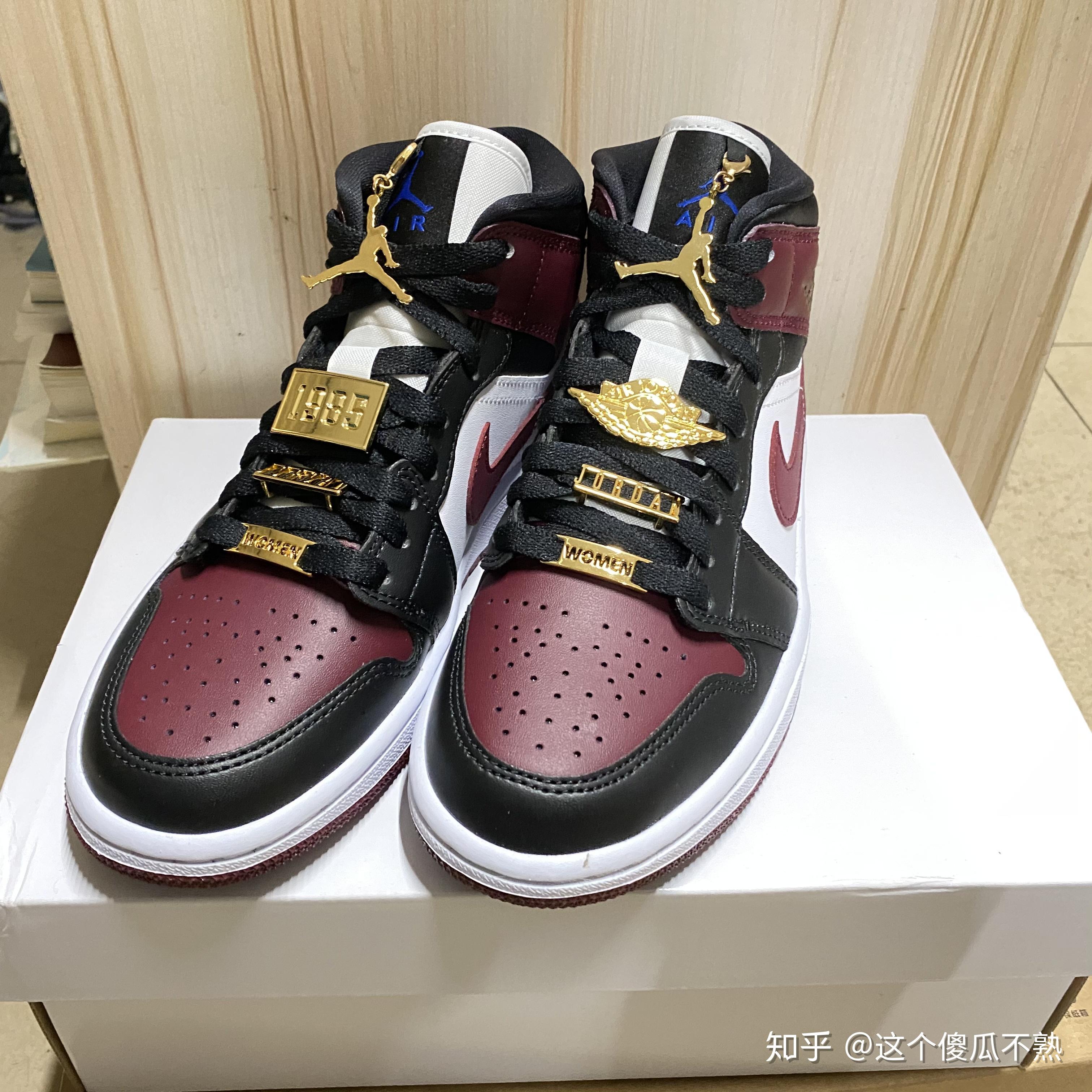 今日球鞋种草女朋友最爱的礼物aj1酒红金属飞翼不给女生送一双吗
