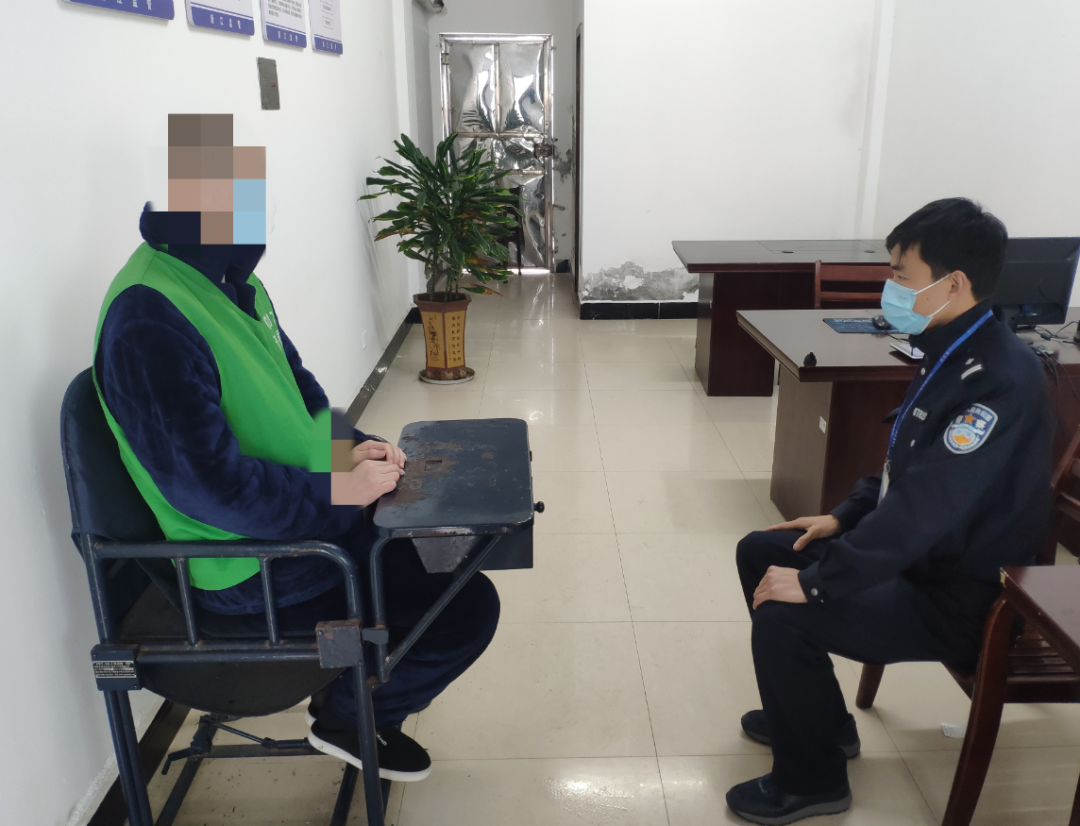 吴某因刑事犯罪被关押在丽水青田县看守所,性格孤僻,起初与同监室人员