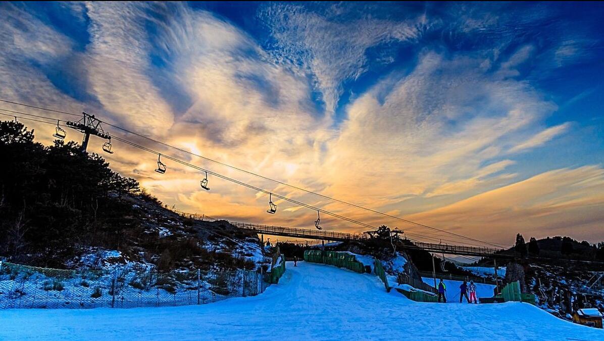 魅力十足的南山滑雪場 圖自圖蟲網@洪中興北京南山滑雪場是目前