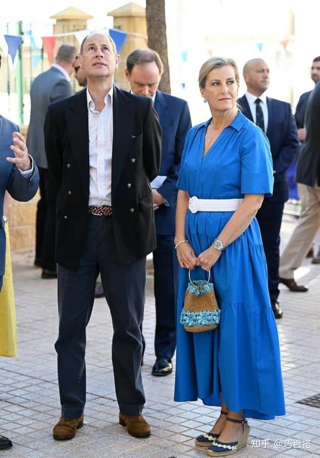 优雅女人怎样过夏天看看爱德华王子之妻索菲就明白了是真的美