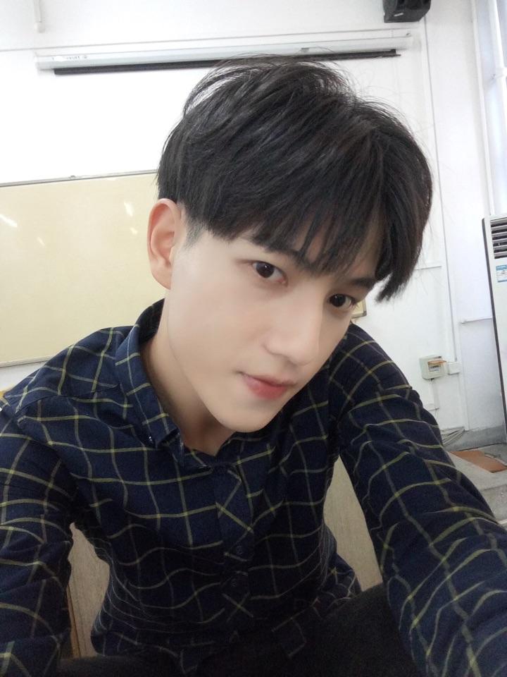 男生留长发怎么打理过渡期的发型?