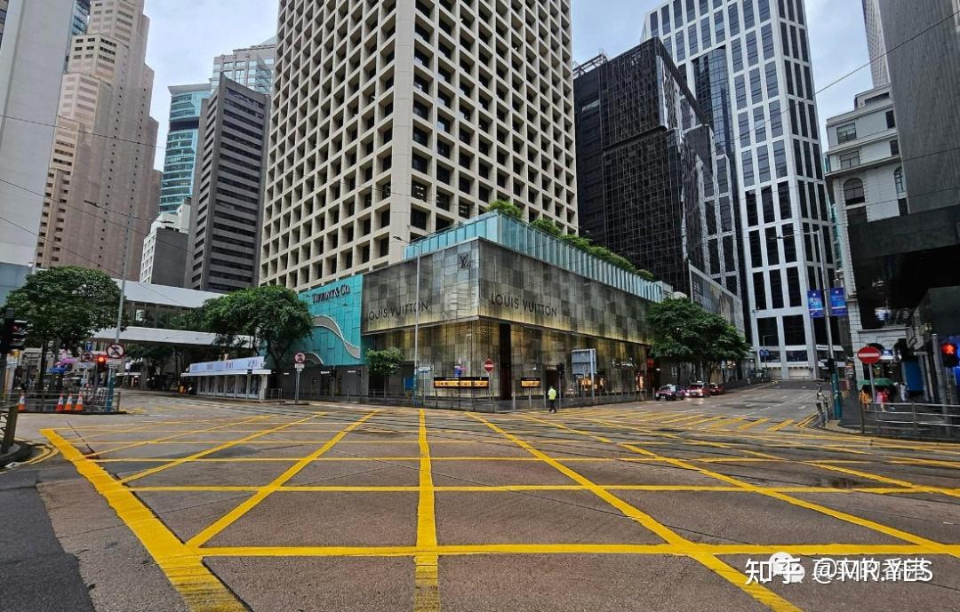 恐怖10号风球下的香港住宅大楼晃了一夜