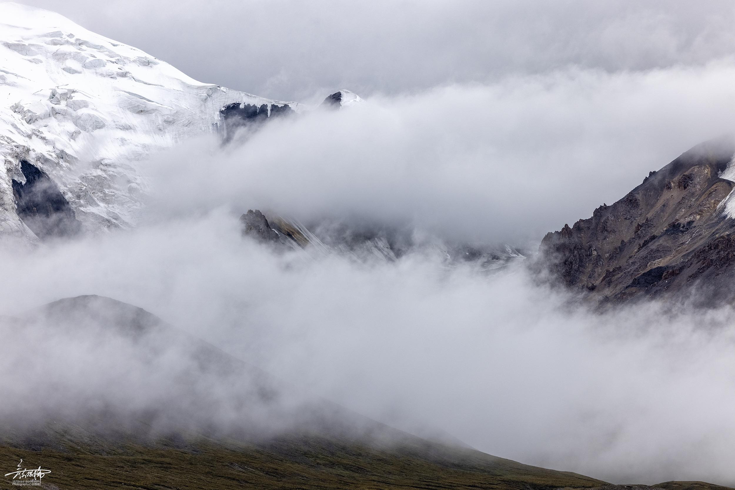 打卡藏族神山阿尼瑪卿山邂逅別樣的雪山風景