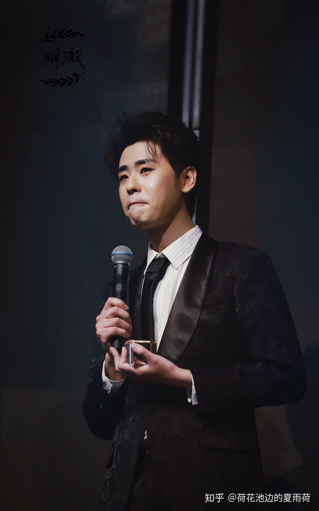 张云雷的时髦青年造型怎么样? - 知乎