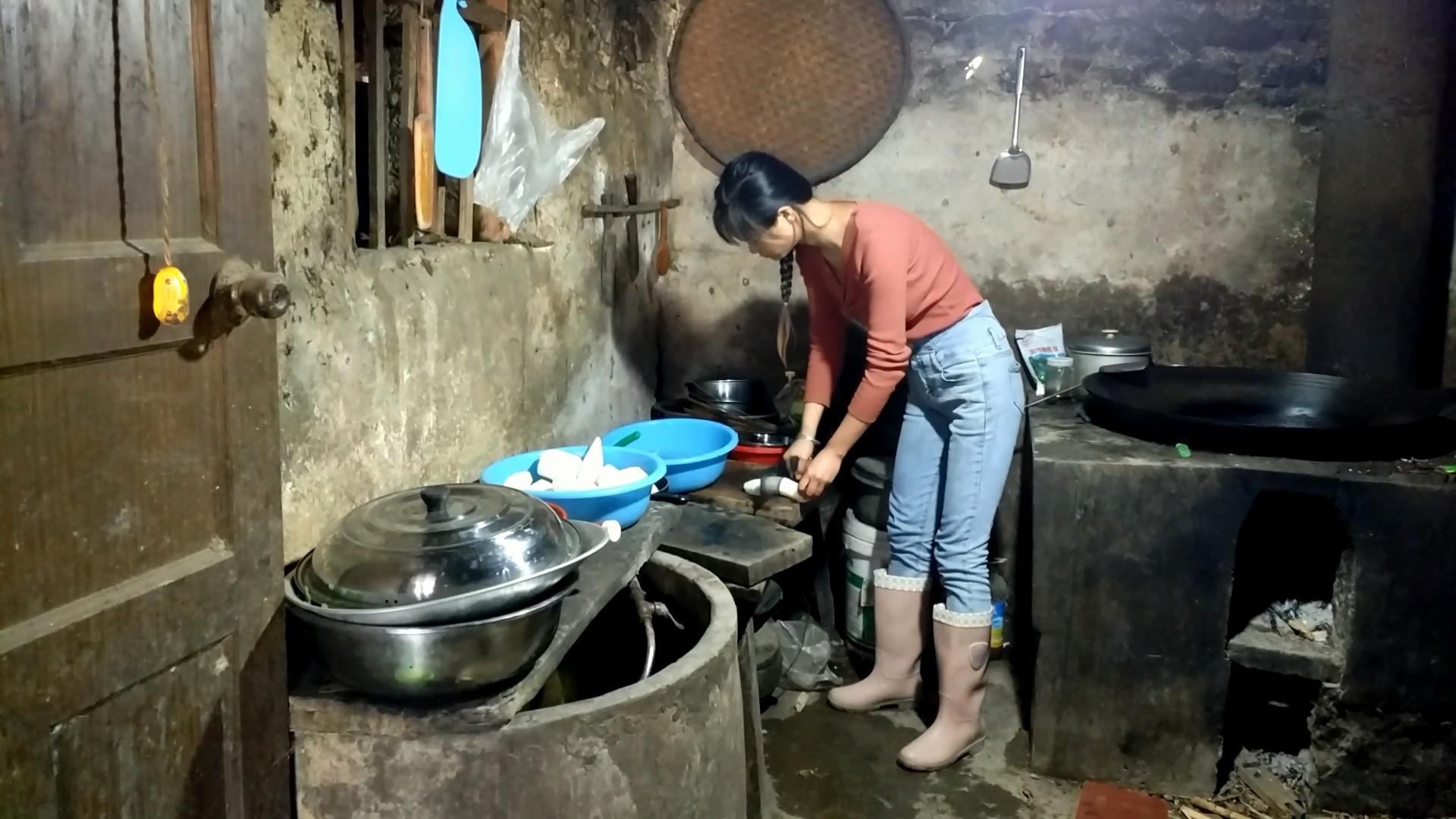 女孩子长太高了就是不好男朋友找不到就算了干活还那么慢