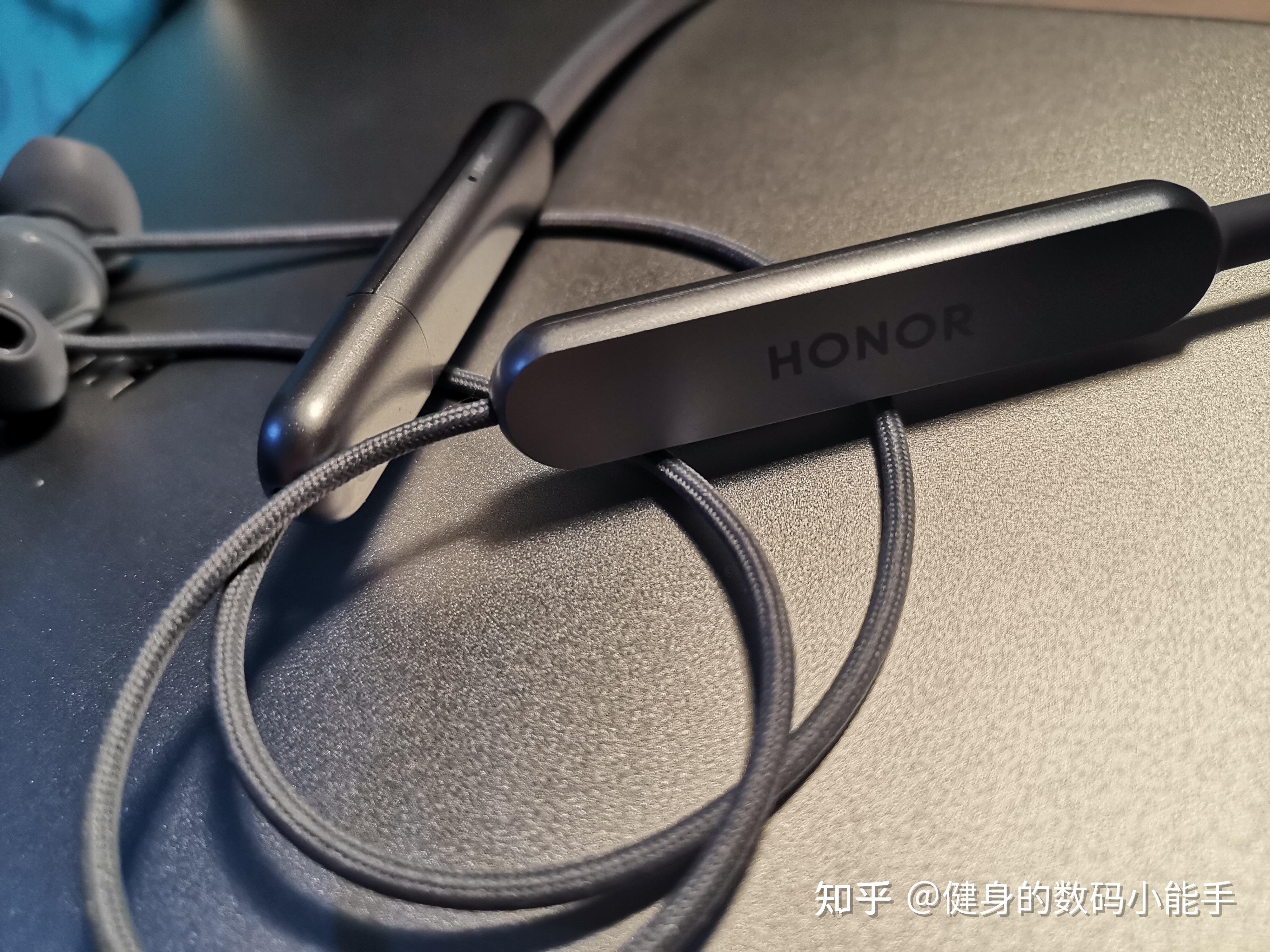 5小时续航缺点:音质尚可,做工可以更好索尼wi-c400索尼最具性价比的