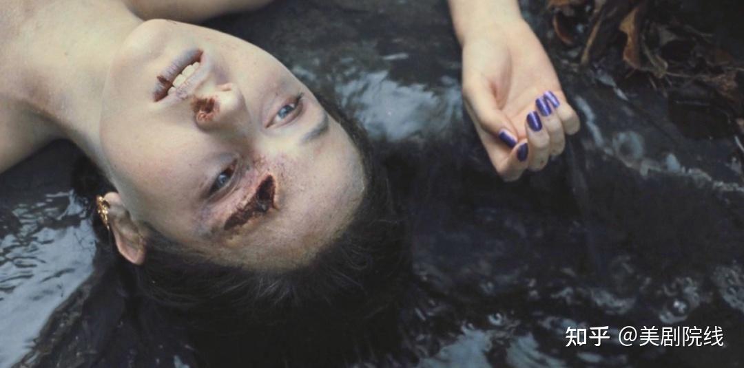 刚开始,院长以为死者是失踪少女,但后来在回想的时候发现,这个猜测是