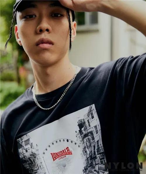 他曾与pg One合作 被戏称为韩国rap God 却在巅峰时期陷入舆论风波 知乎