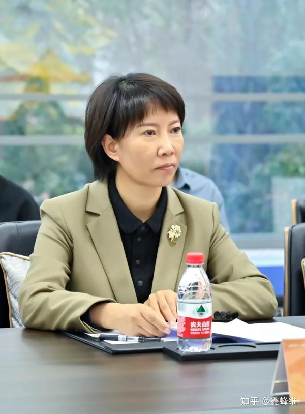 甘肃省庆阳市政府副市长史建芳一行来访鑫蜂维考察 - 知乎
