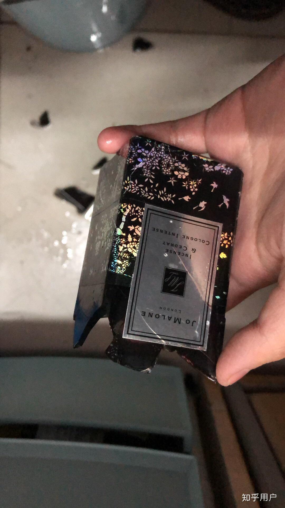 打碎一整瓶香水是怎样的一种体验