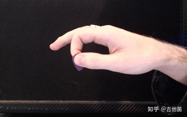 吉他拨片你用对了吗给你正确的使用姿势