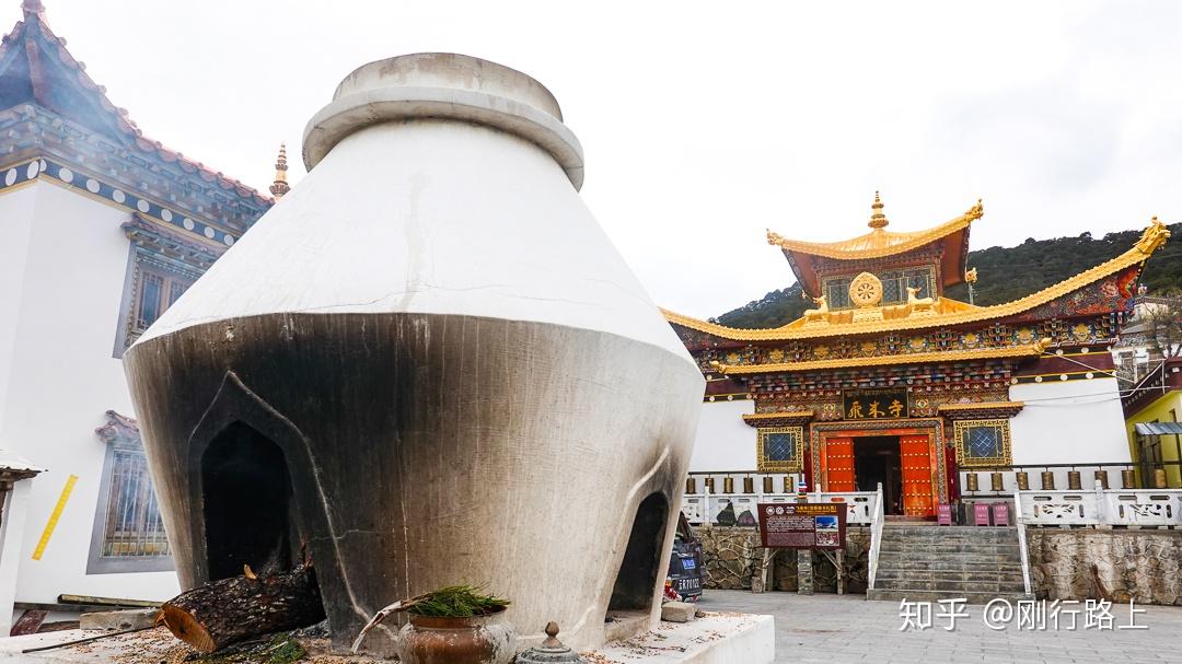飞来寺不仅是一座寺院，还是欣赏梅里雪山景致的最佳打卡点的统称 - 知乎