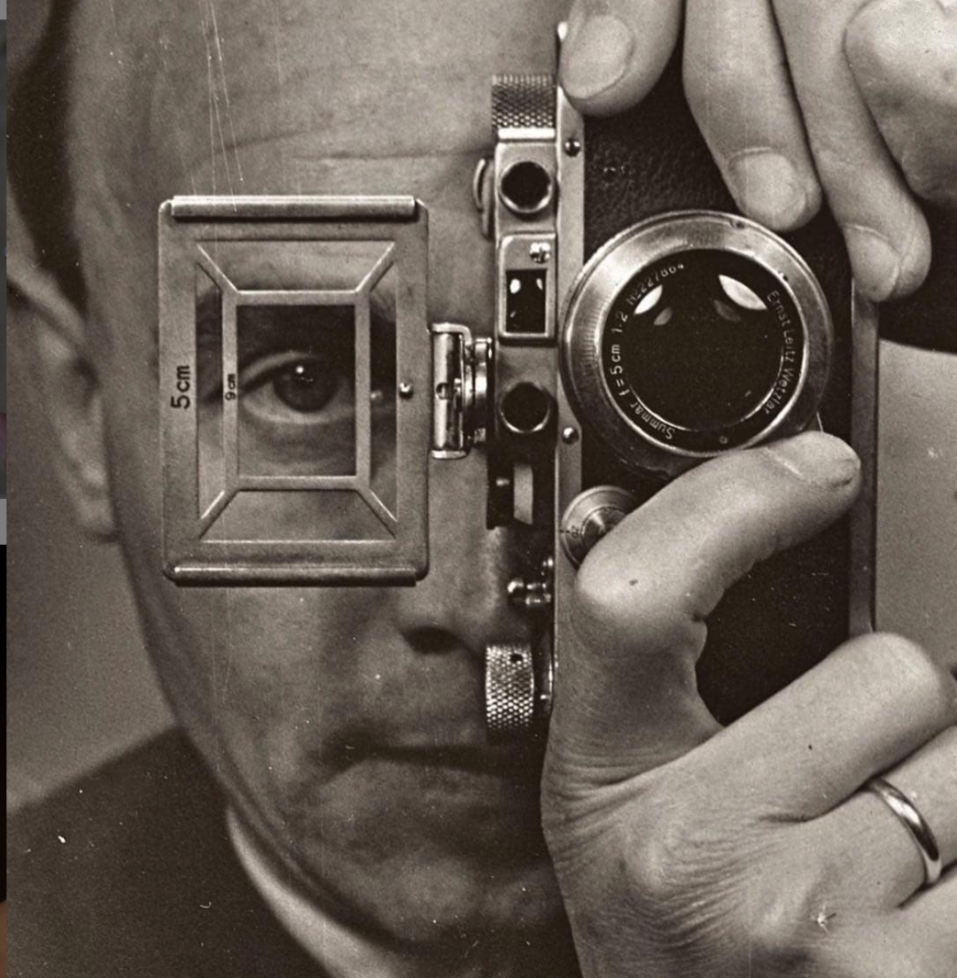 最初的徕卡相机诞生了,这也是公认的世界上最早的35mm照相机