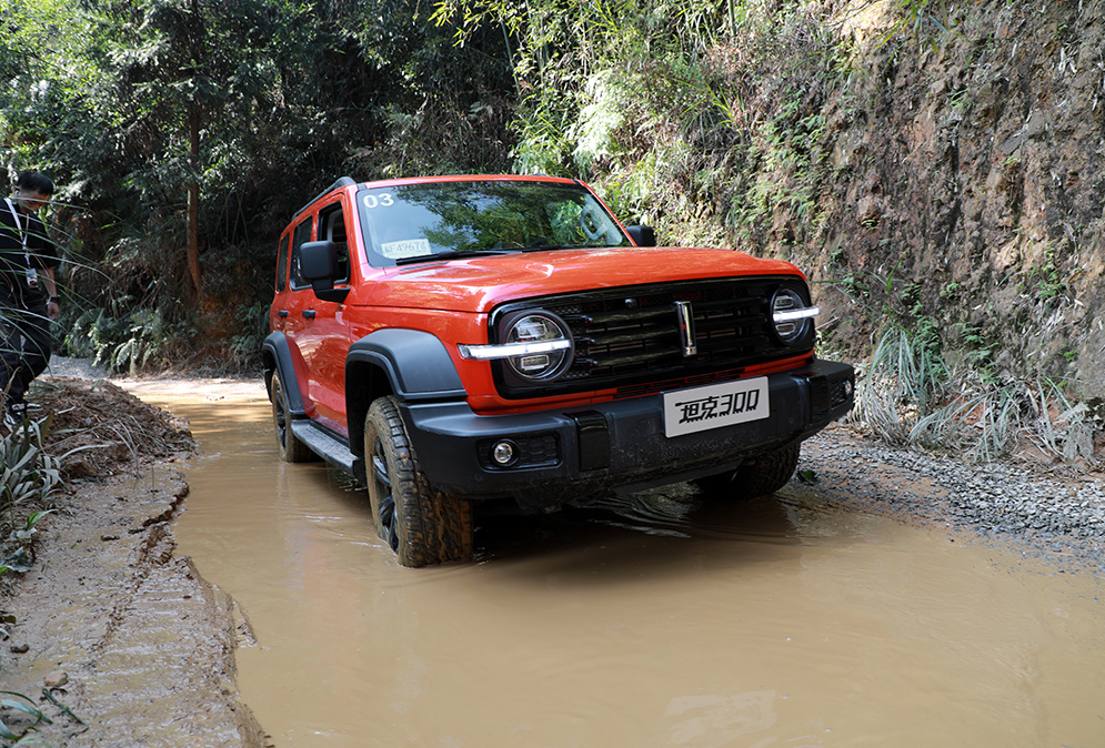 长城坦克明年有大招三款新车含硬派越野v6配9at要来了