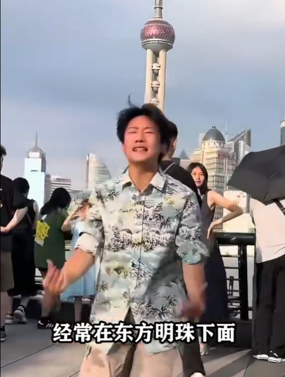 王扁青春修炼手册、左手利群右手蓉gif表情包(最近超火!!) - 知乎
