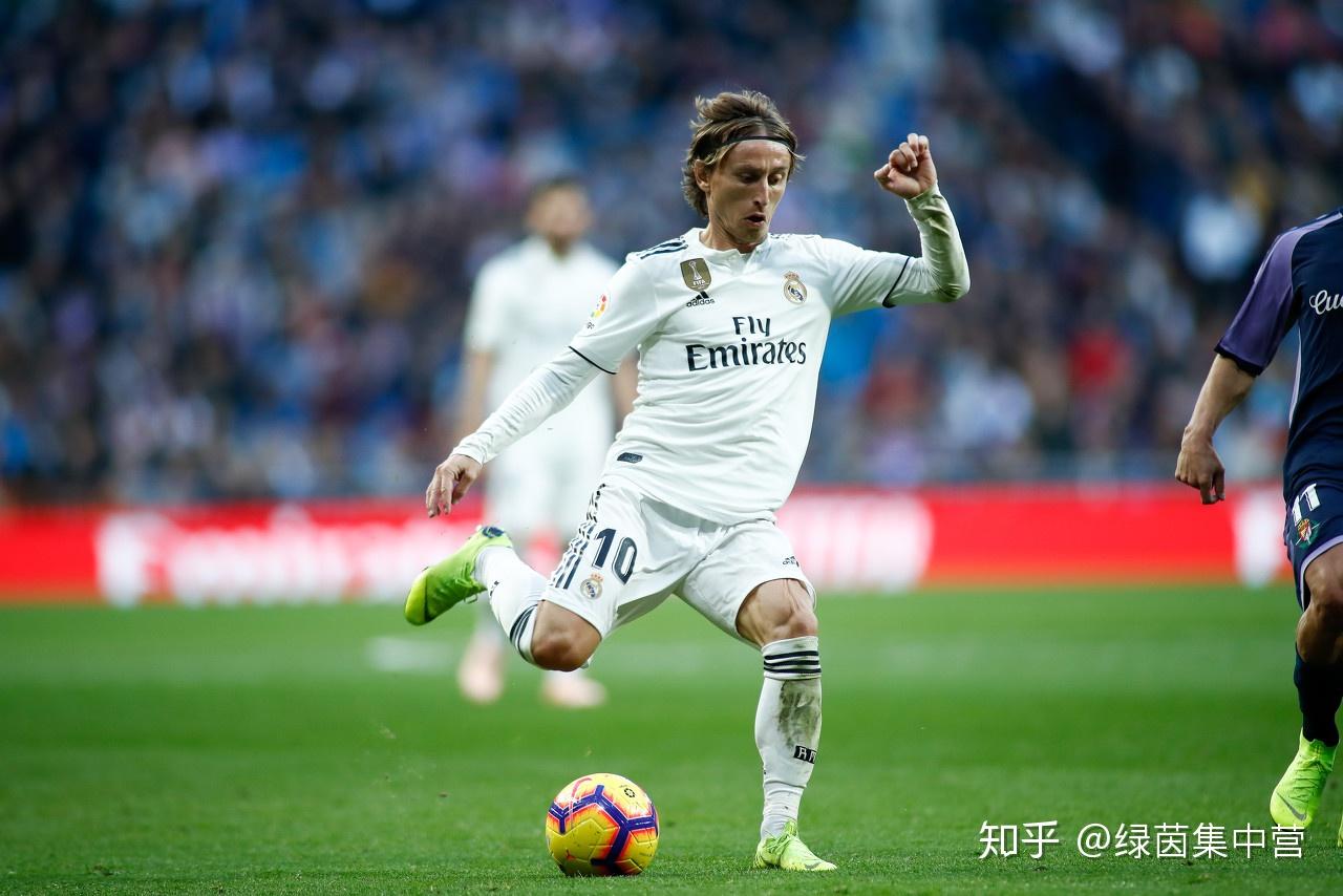 实际上在2019年回归到皇马之后,厄德高就已经提出了租借2年的要求,当