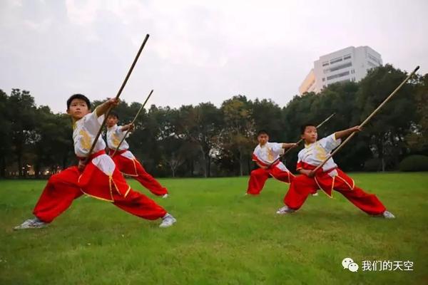 前所未有的武侠体验，天龙私服网为你呈现：畅游武侠世界的极致