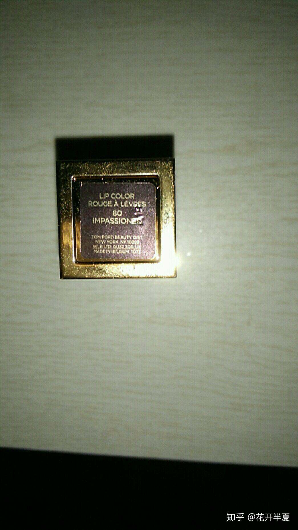 大佬们会鉴别tf口红真假嘛 我看挺急的?