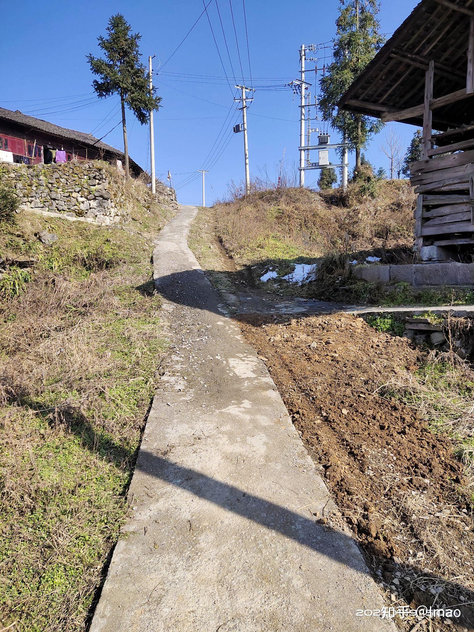 安山村地處高地,水源不充足,土質酸性沙質,冬季冰凍期也長,宜種烤煙