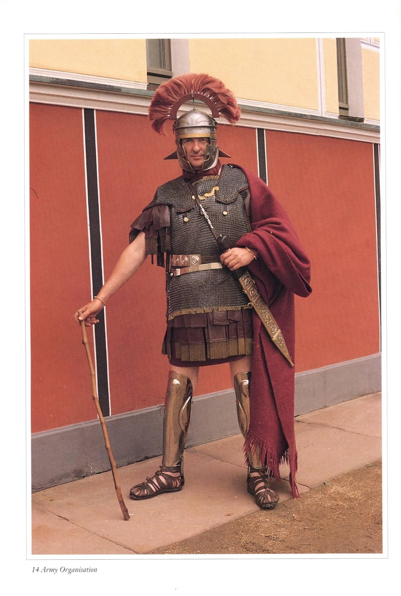 罗马帝国皇帝盔甲图片