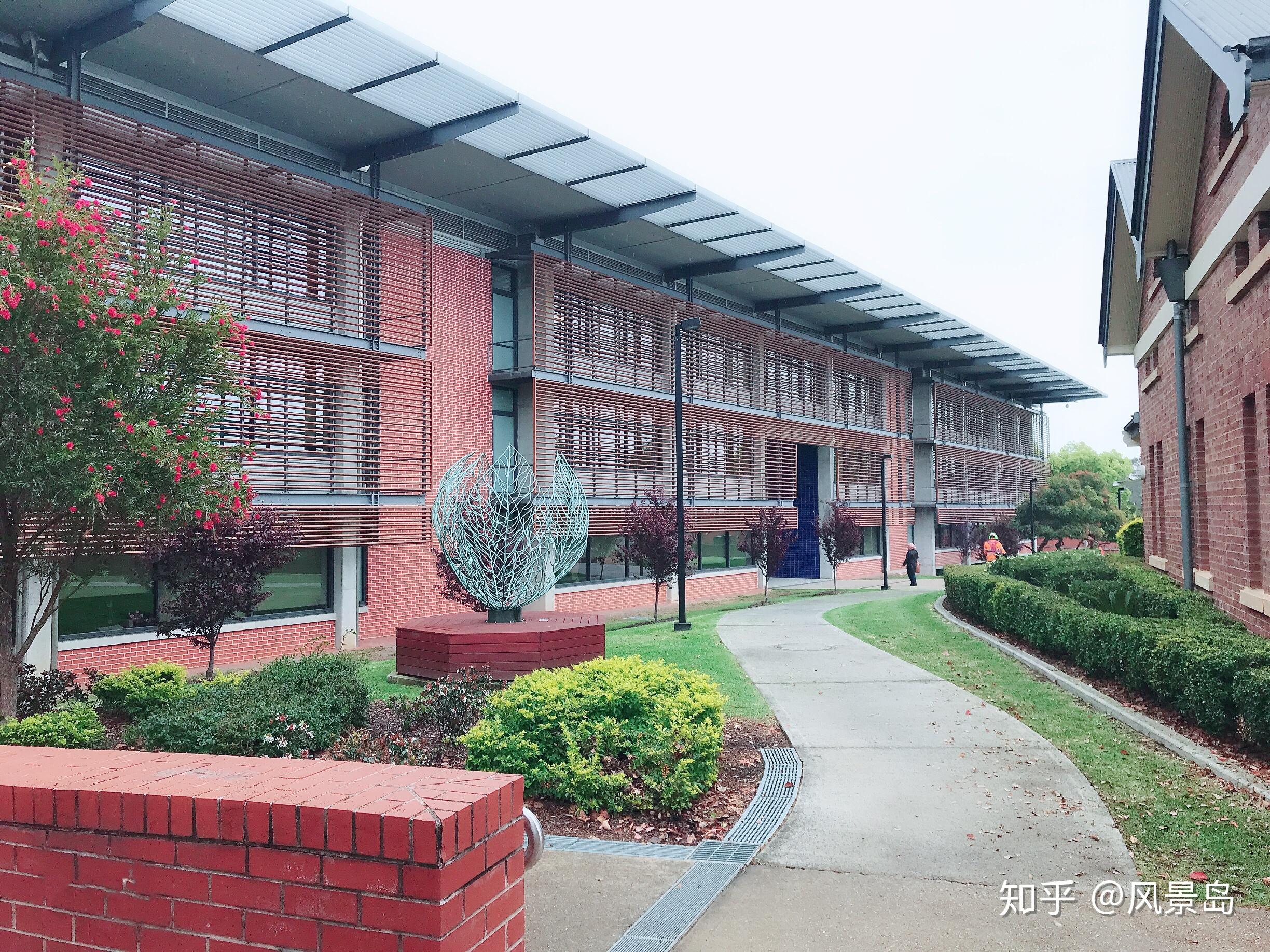 位于悉尼西区的大学—西悉尼大学