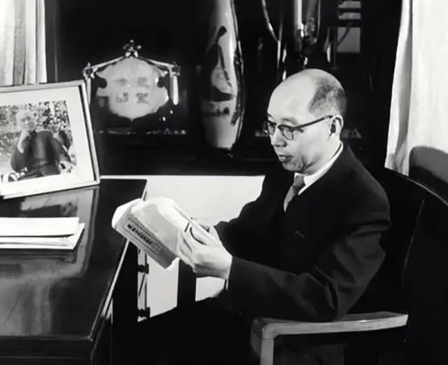 蒋介石死后，蒋经国为什么没有立即接班？过渡人物有何来头？ - 知乎