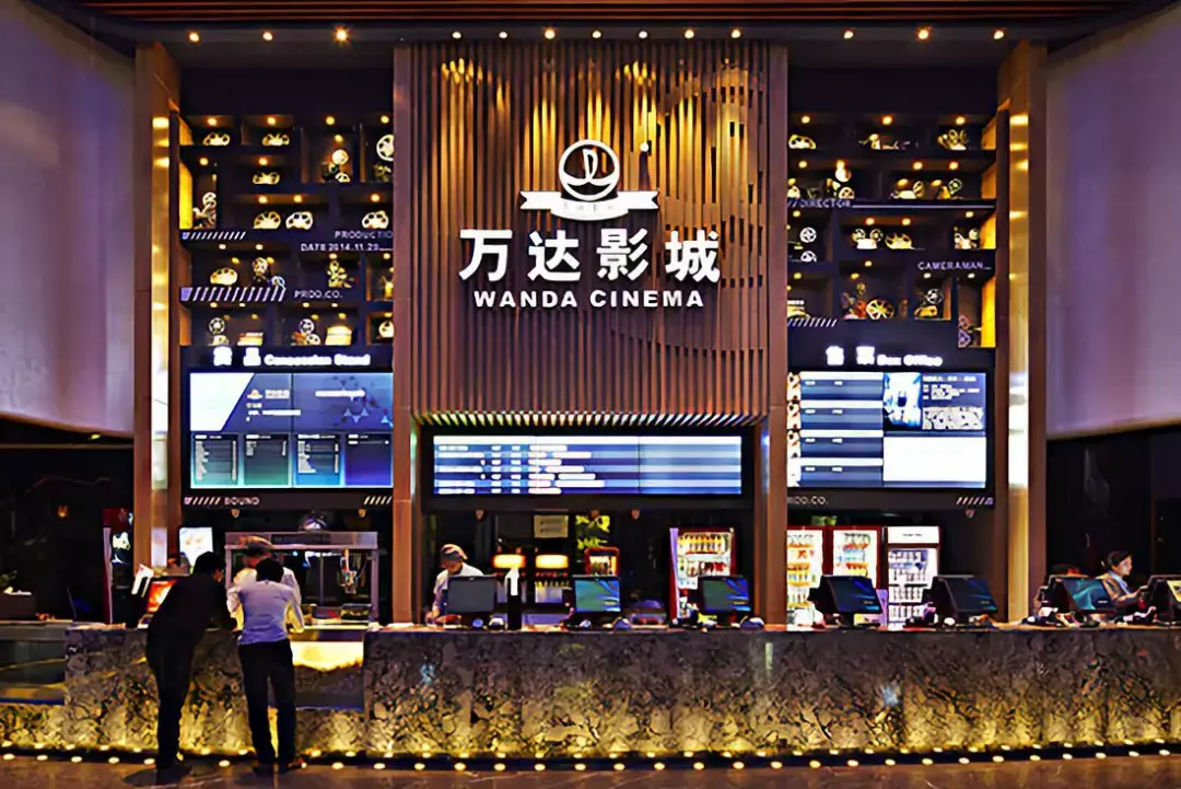 万达电影于今年上半年新建25家自营影城,207块银幕,与去年同期相比