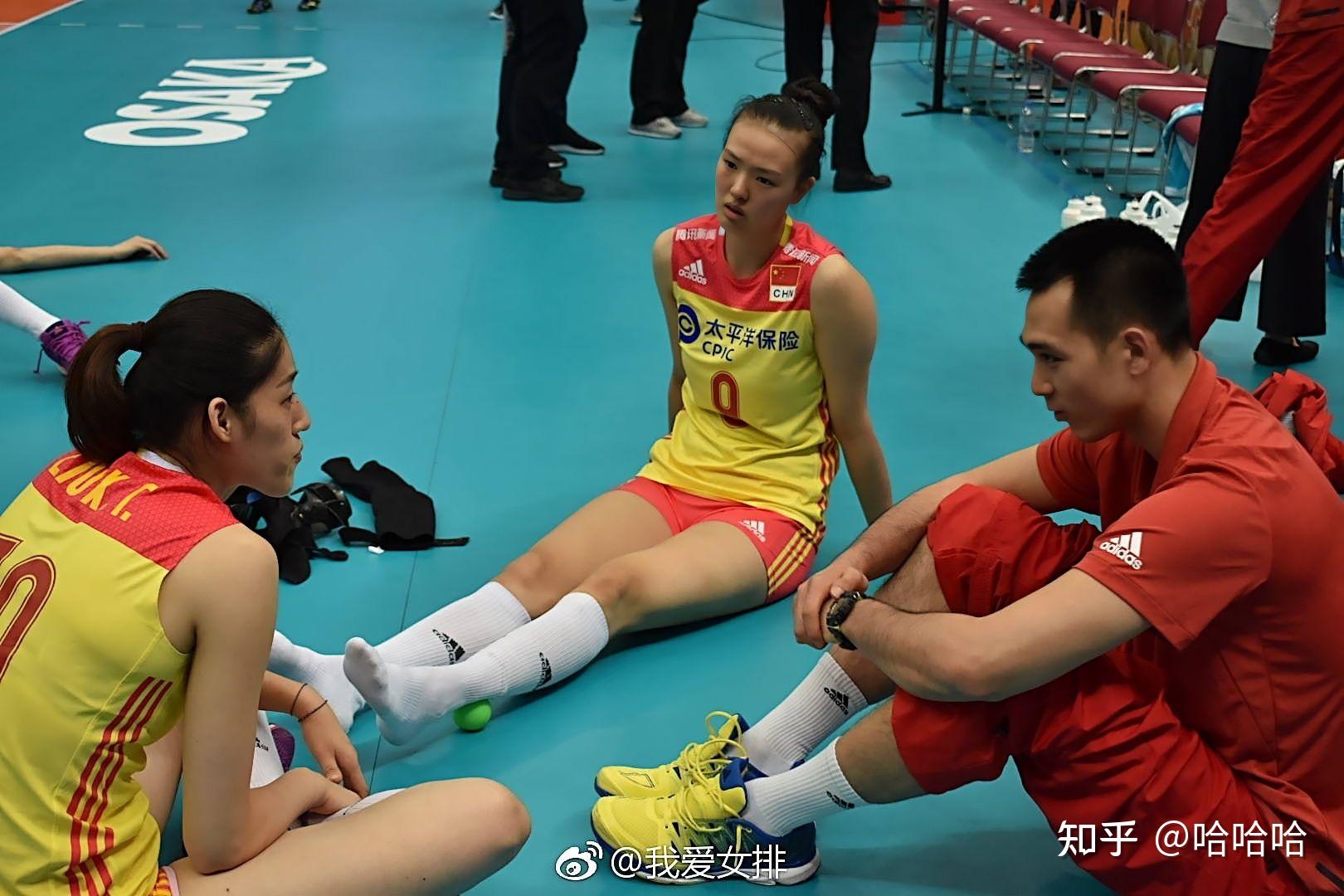 经常穿排球专业长袜和戴厚护具的女排运动员难道很容易得脚气吗?