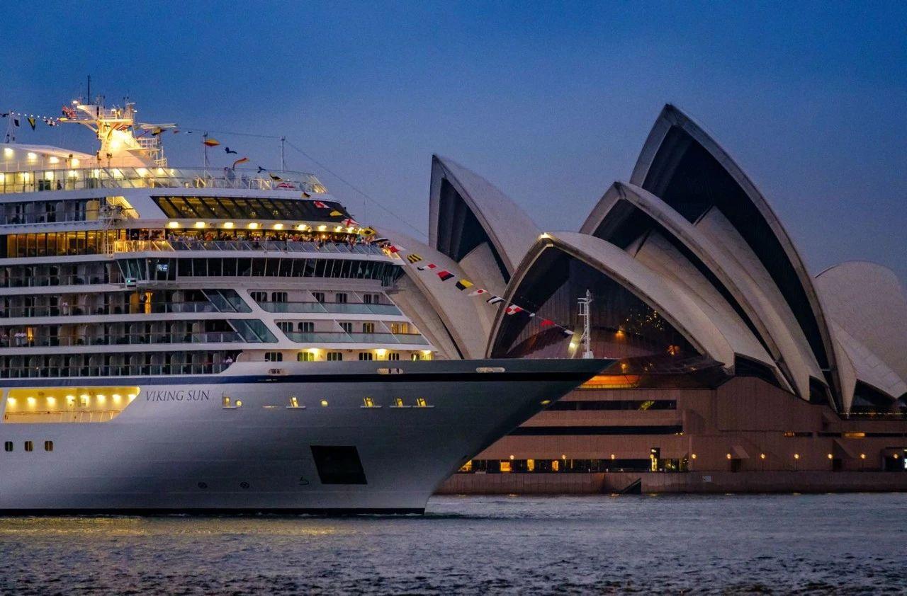 维京金星号海轮正式出坞下水这些游轮仪式你不可不知