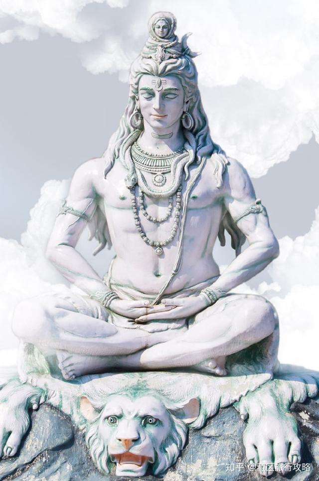 发源于冈底斯山脉和玛旁雍措一带,所以冈仁波齐是苯教众神的居住之所