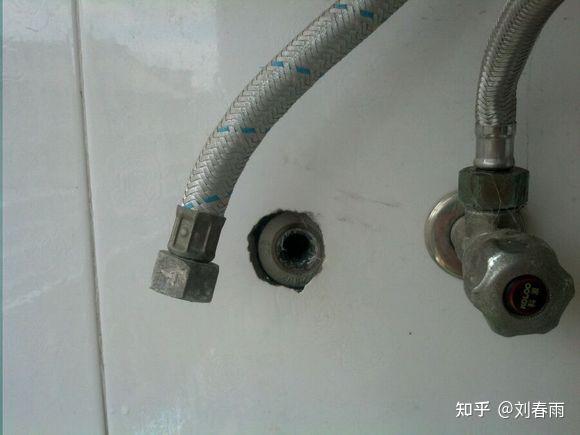 太原千峰南路水龙头更换安装洗脸盆漏水维修