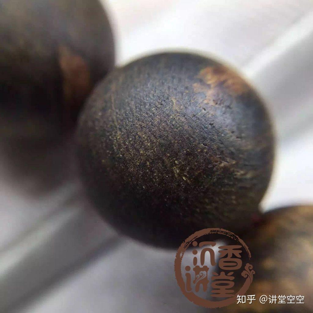 黑色沉香手串图片以及价格是多少钱沉香是越黑越好吗