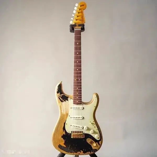 fender做旧款电吉他black one